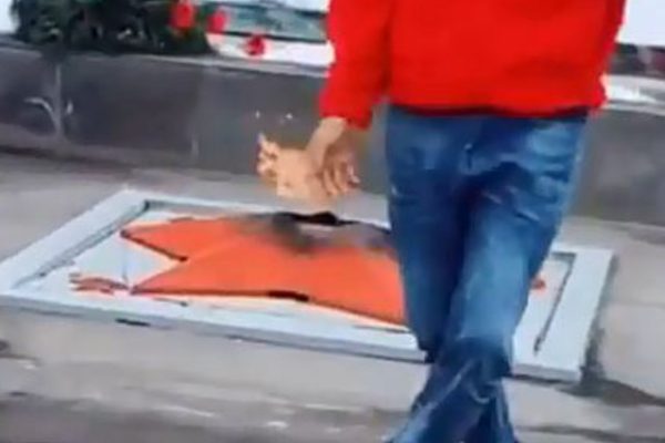Ставропольчанин устроил кавказские танцы на Вечном огне