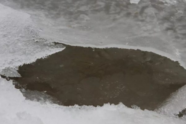 Ребенок провалился под лёд и погиб на Ставрополье