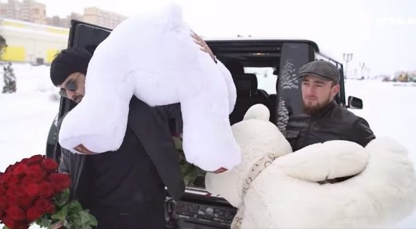 Известный певец из КЧР Ислам Итляшев снял клип на Ставрополье